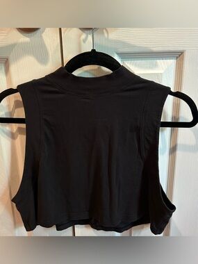 Lululemon All Yours Crop Tank - black size 6